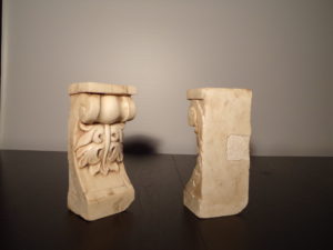 Capitelli in marmo antico scolpiti a mano